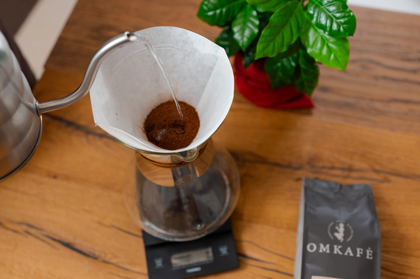 Specialty coffee Omkafè estrazione chemex